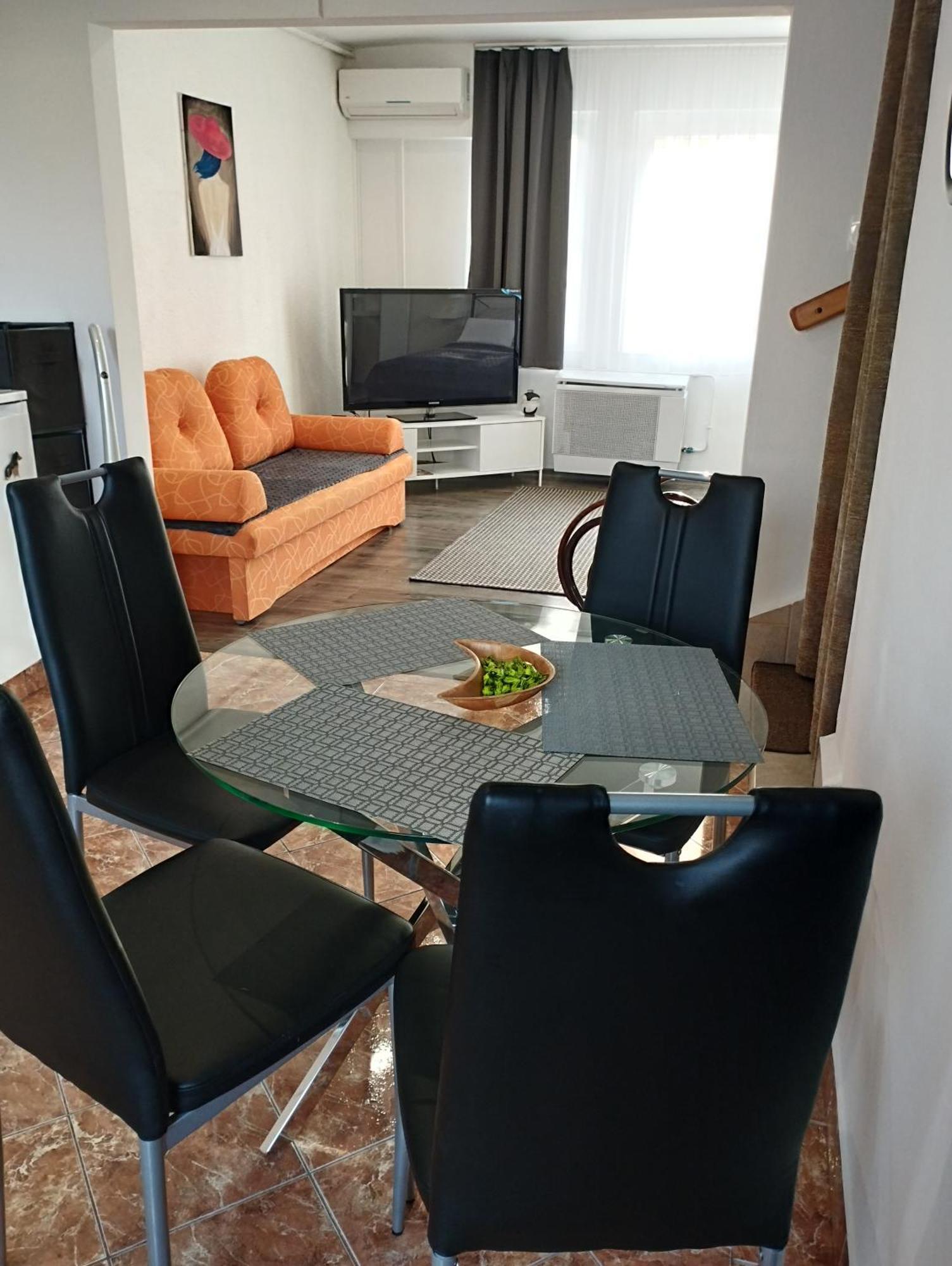 Var-Lak Apartman Balatonfůzfő Екстериор снимка